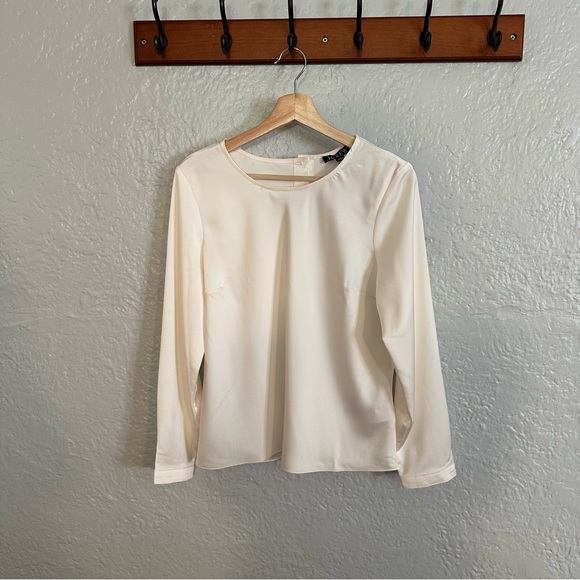 Long-sleeve button-back top in everyday crepe - Picture 5 of 11